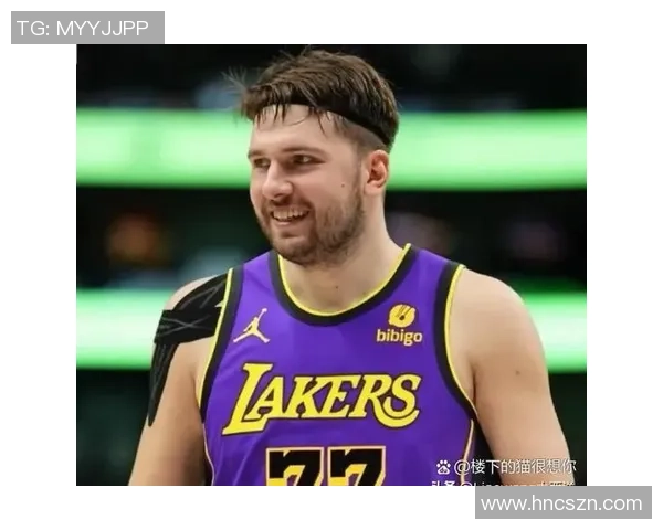 深圳篮球队战术选择引发热议球迷与专家观点大相径庭