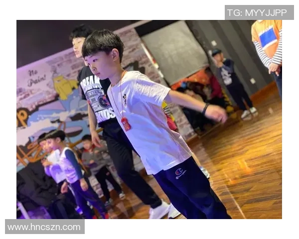 重庆街舞队荣登全国街舞意识排行榜第二名引发热议 重庆街舞队荣登全国街舞意识排行榜第二名引发热议